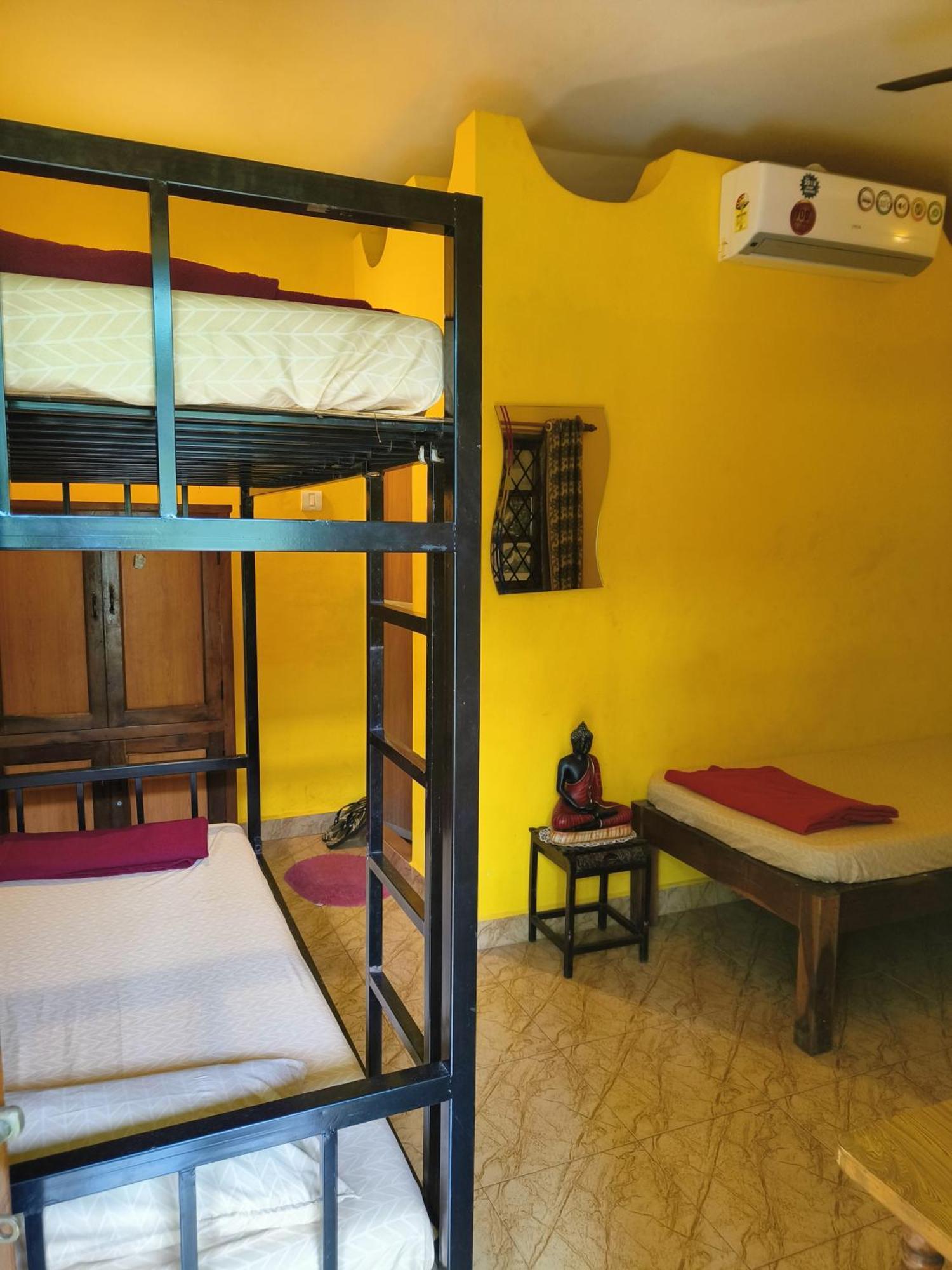 Baba Hostel By La Voglia Chapora Exterior photo
